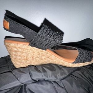 Tommy Bahama Black and Tan Wedge Sandals